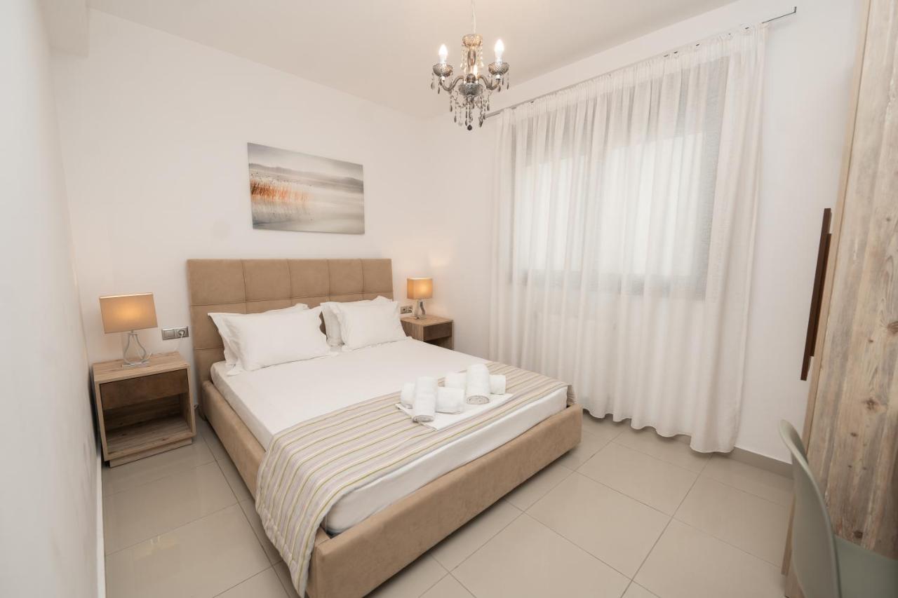 Aelia Apartments Néa Péramos Εξωτερικό φωτογραφία