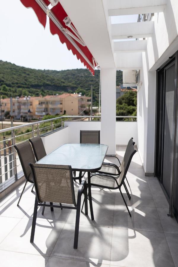 Aelia Apartments Néa Péramos Εξωτερικό φωτογραφία